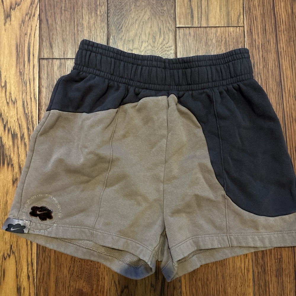Nike women’s brown sweatshorts
